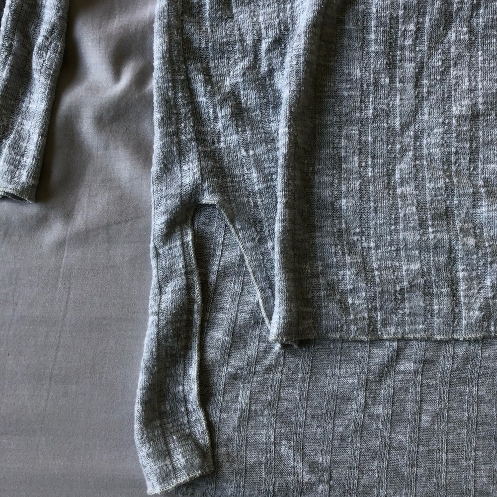 Out from under Harper v neck top - Picture 3 of 6